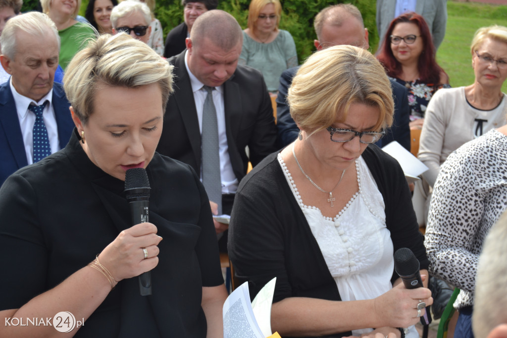 Czytali Żeromskiego na placu gimnazjalnym
