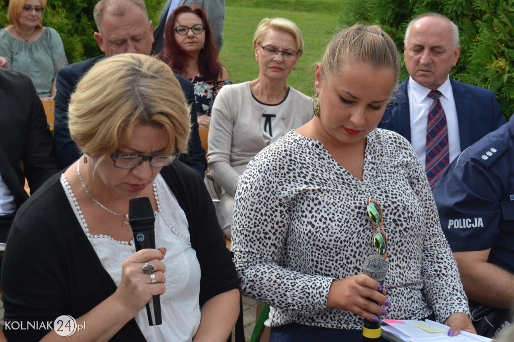 Czytali Żeromskiego na placu gimnazjalnym