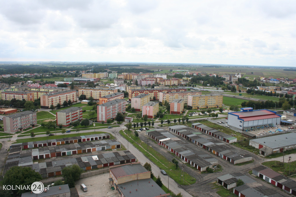 Wspiął się na komin ciepłowni