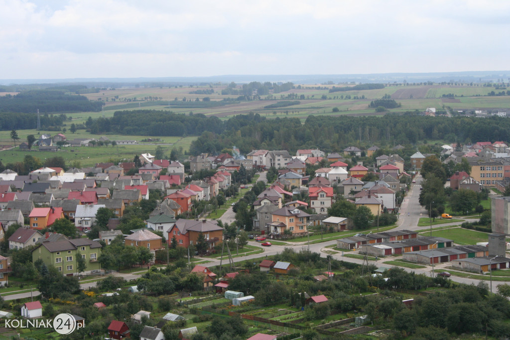 Wspiął się na komin ciepłowni