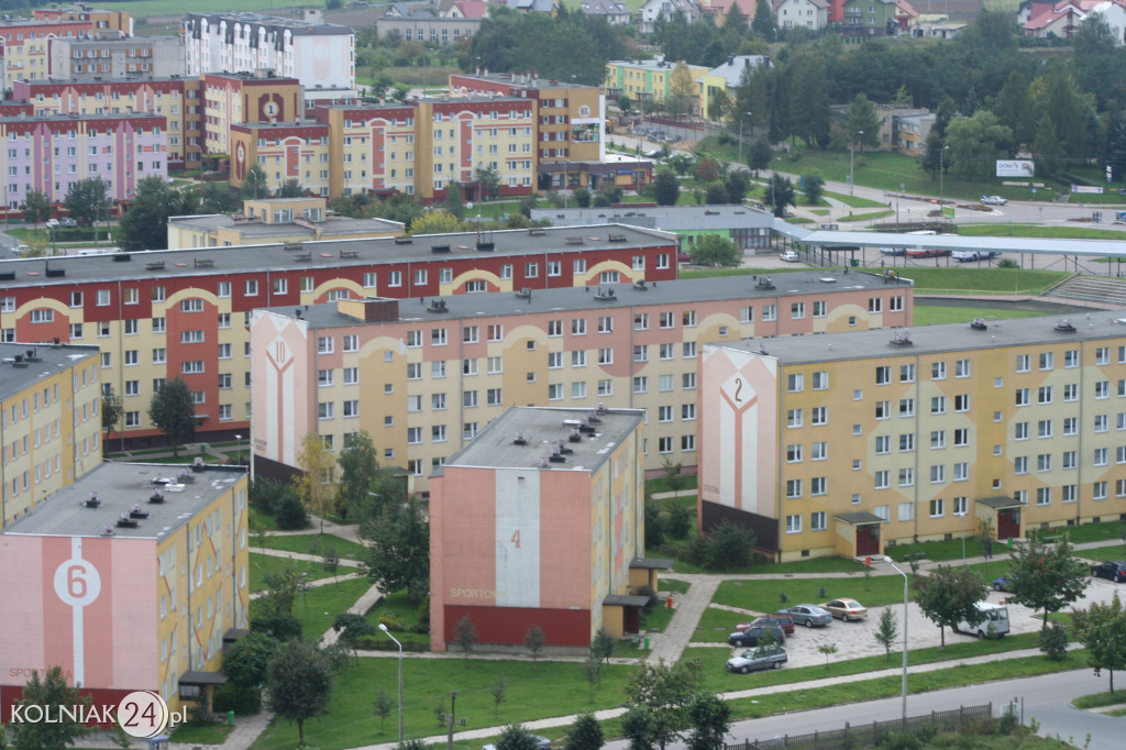 Wspiął się na komin ciepłowni