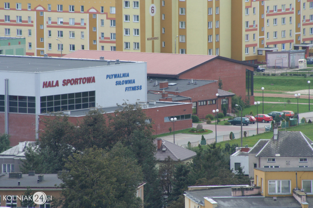 Wspiął się na komin ciepłowni