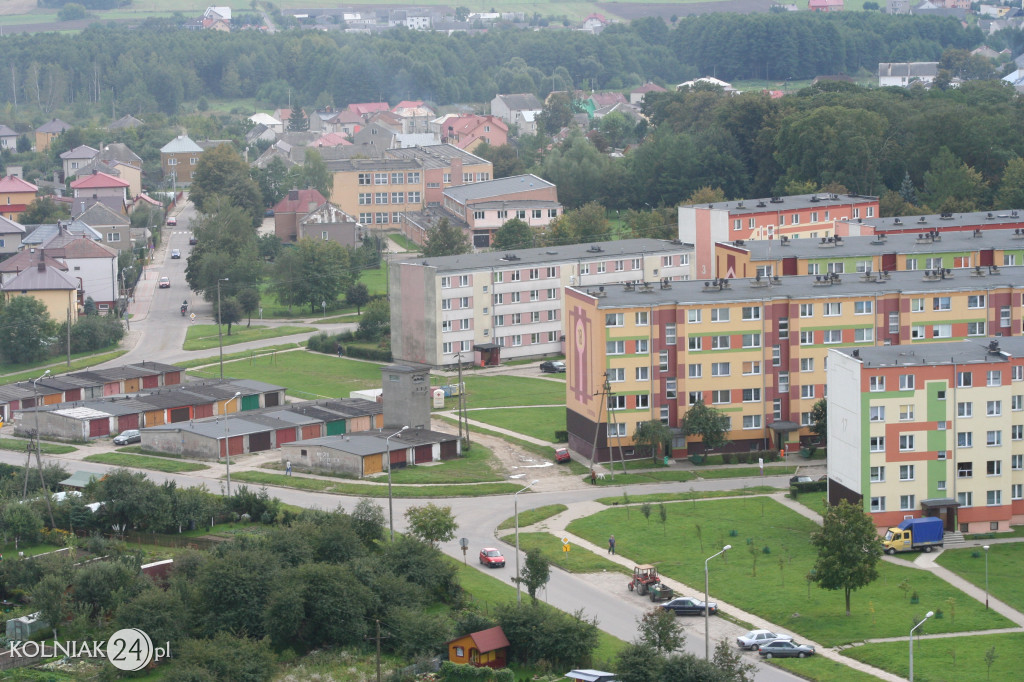 Wspiął się na komin ciepłowni