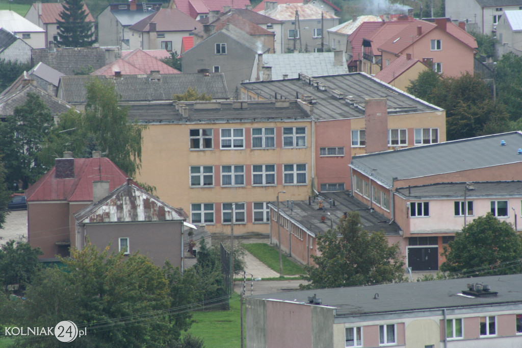 Wspiął się na komin ciepłowni