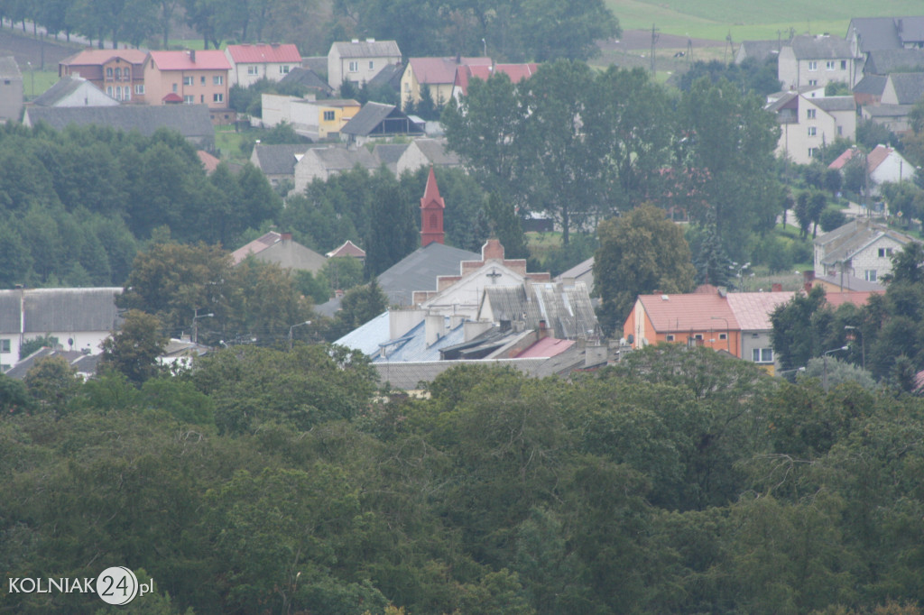 Wspiął się na komin ciepłowni