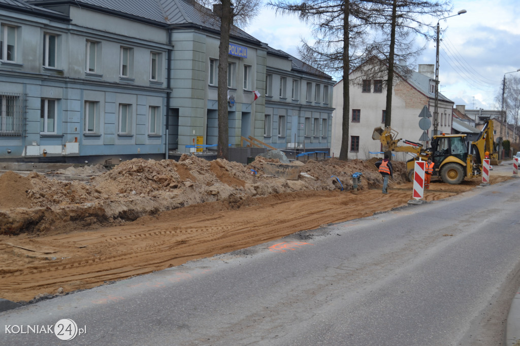 Remont krajówki. Powstaje kładka przy moście