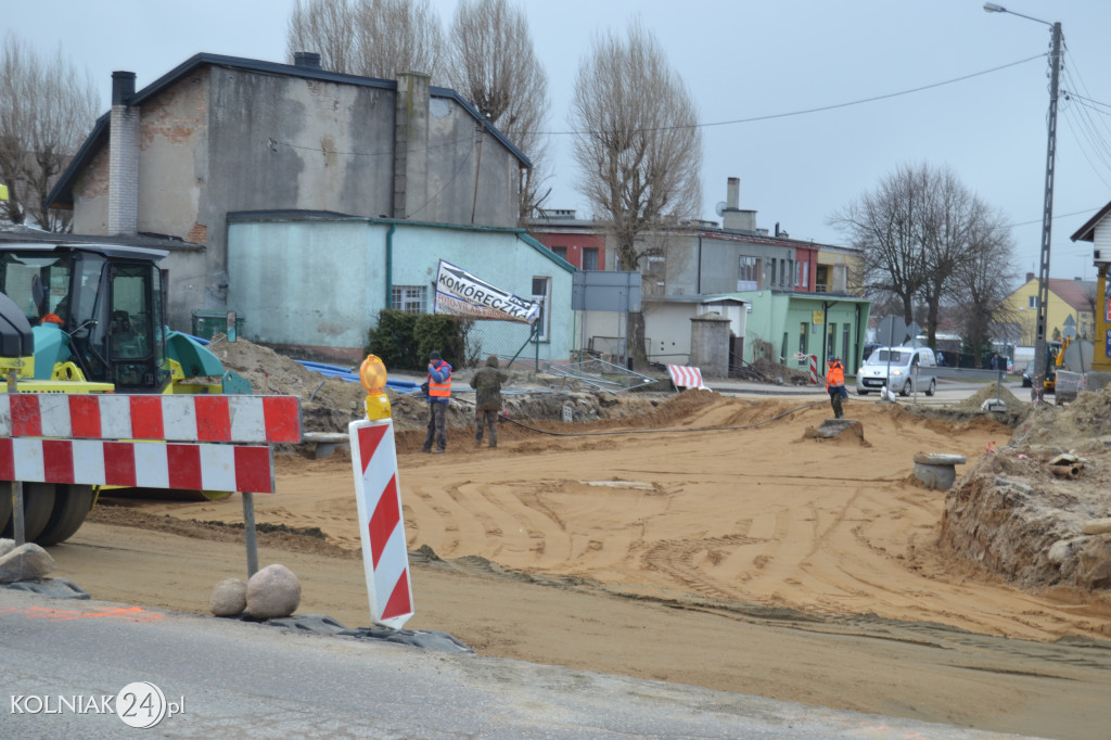 Remont krajówki. Powstaje kładka przy moście
