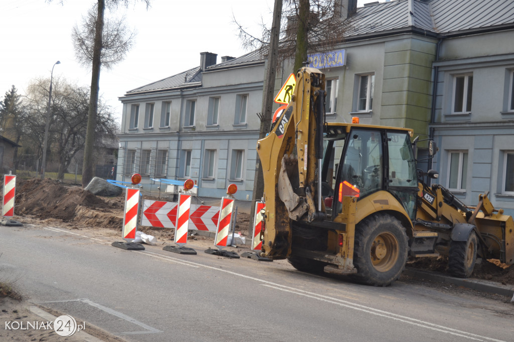 Remont krajówki. Powstaje kładka przy moście