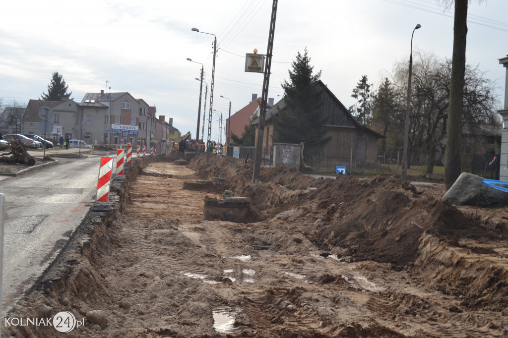 Remont krajówki. Powstaje kładka przy moście