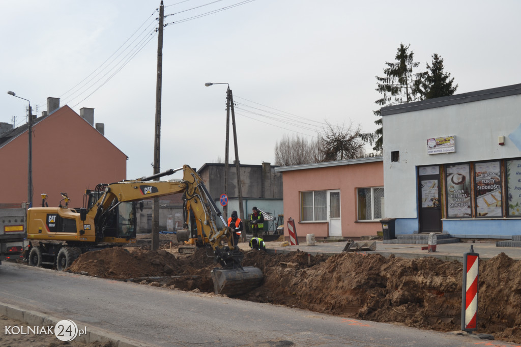 Remont krajówki. Powstaje kładka przy moście