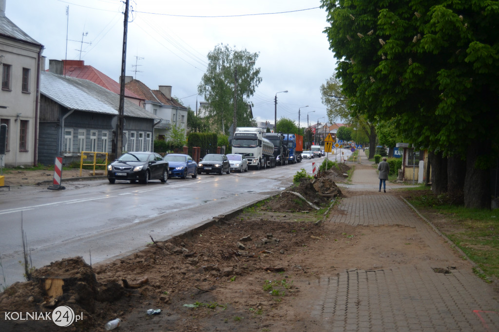 Wiosenne prace na głównej drodze w Kolnie