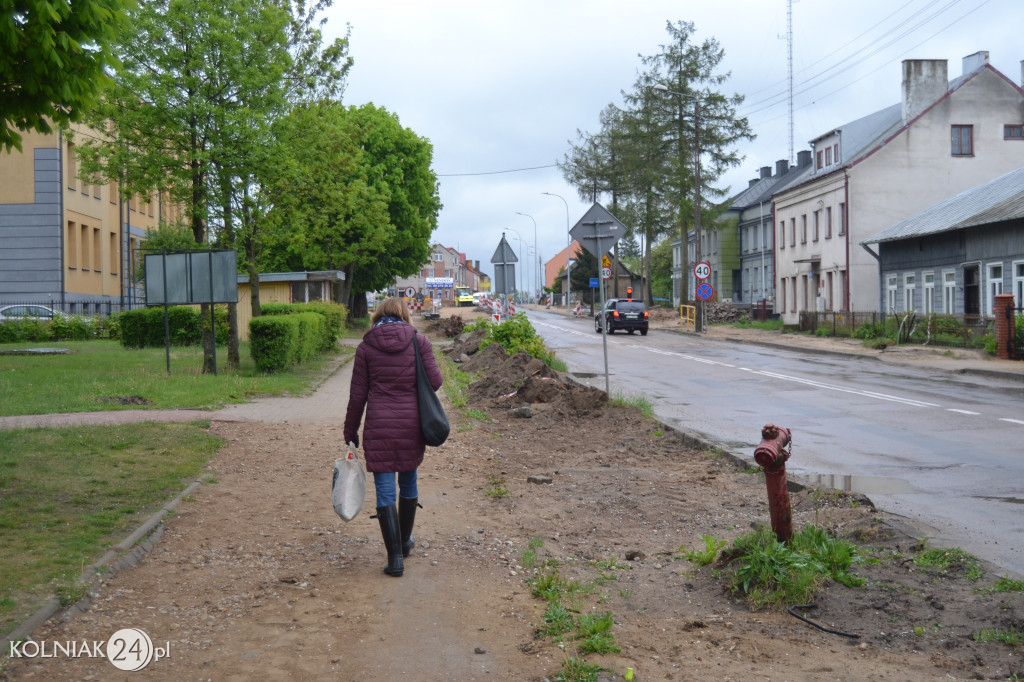 Wiosenne prace na głównej drodze w Kolnie