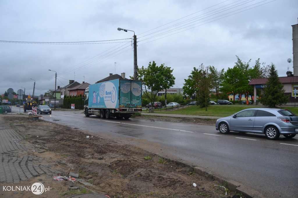 Wiosenne prace na głównej drodze w Kolnie