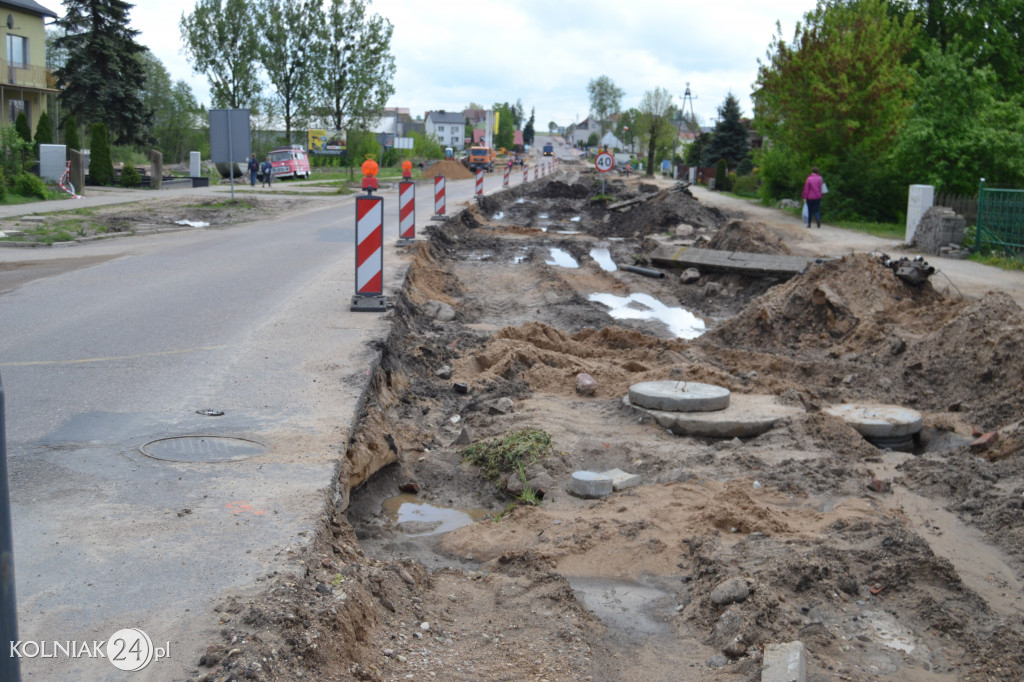 Wiosenne prace na głównej drodze w Kolnie