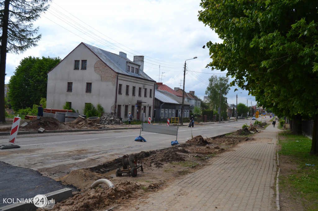 Wiosenne prace na głównej drodze w Kolnie