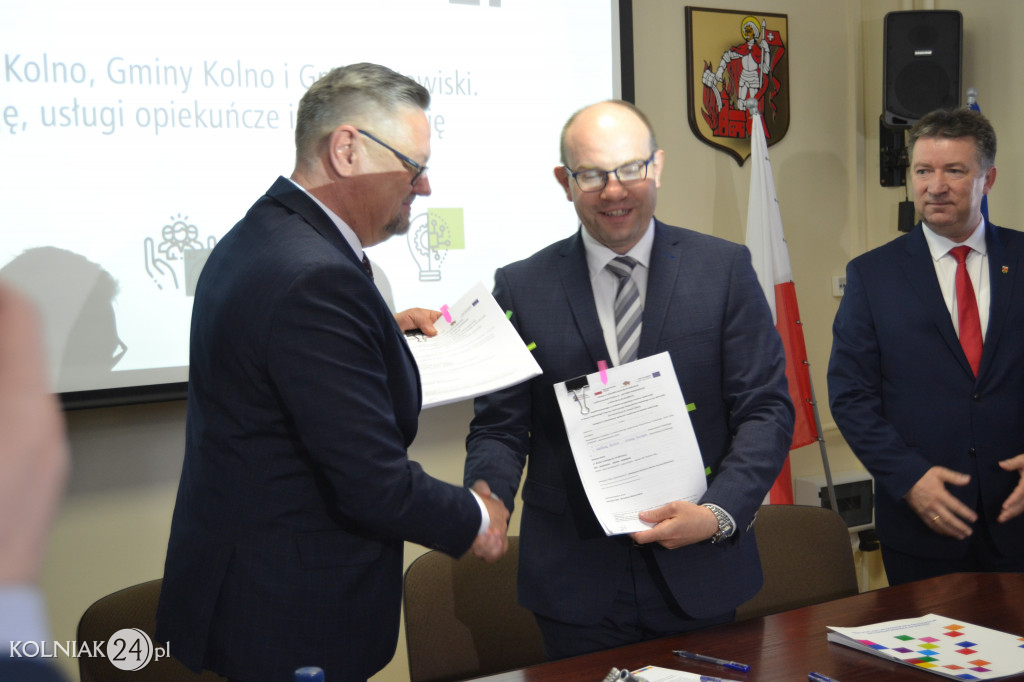 Zostało podpisanych pięć umów
