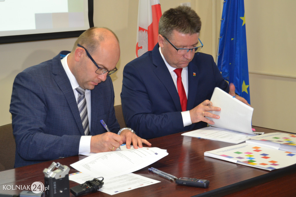 Zostało podpisanych pięć umów