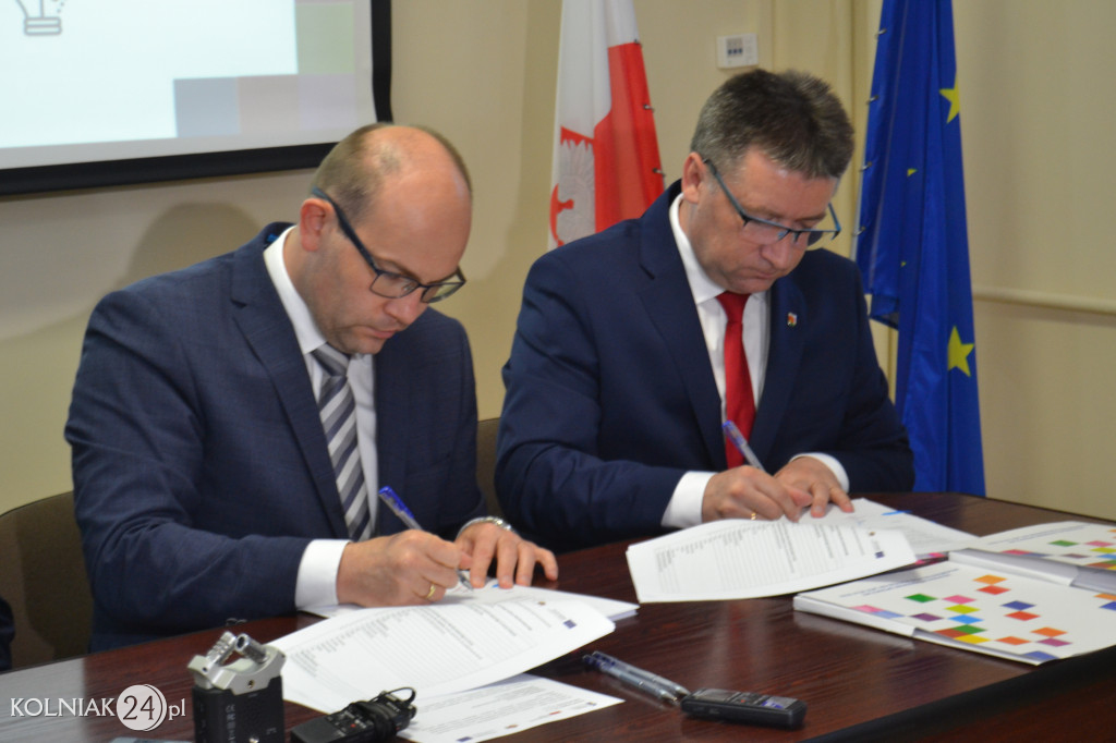 Zostało podpisanych pięć umów