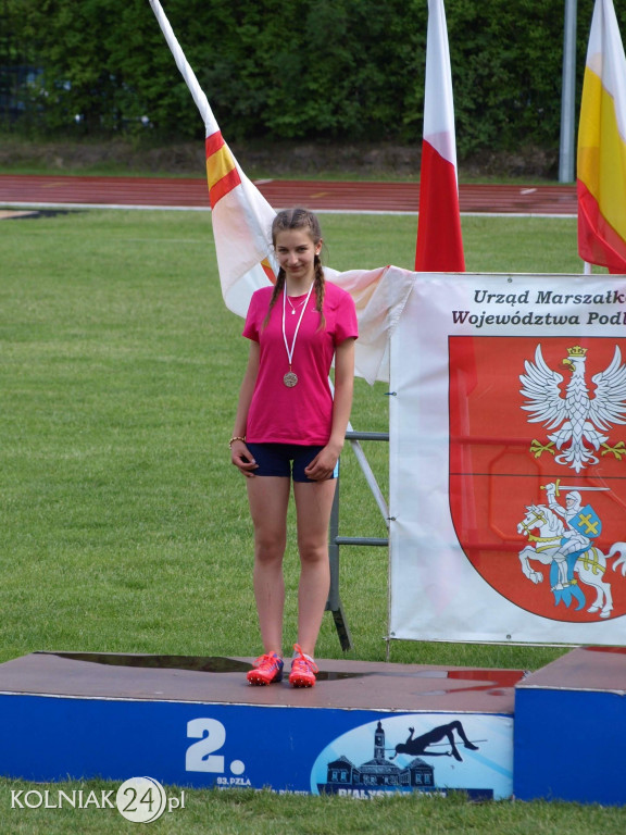 Stawali na podium