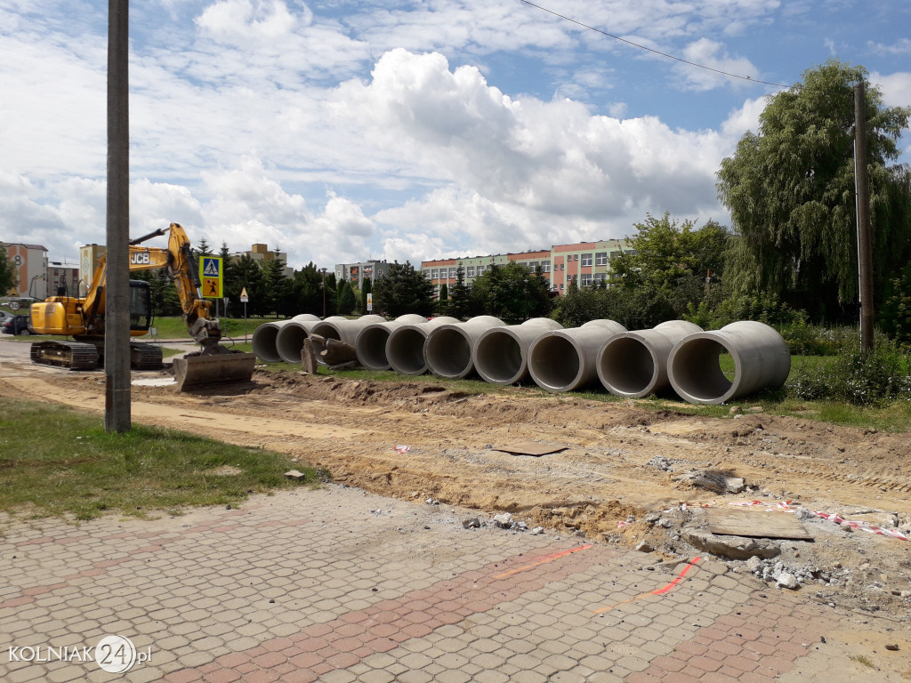 Trwają prace na ulicy Dąbrowskiej