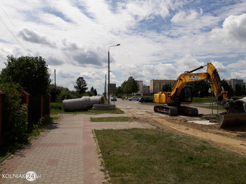 Trwają prace na ulicy Dąbrowskiej