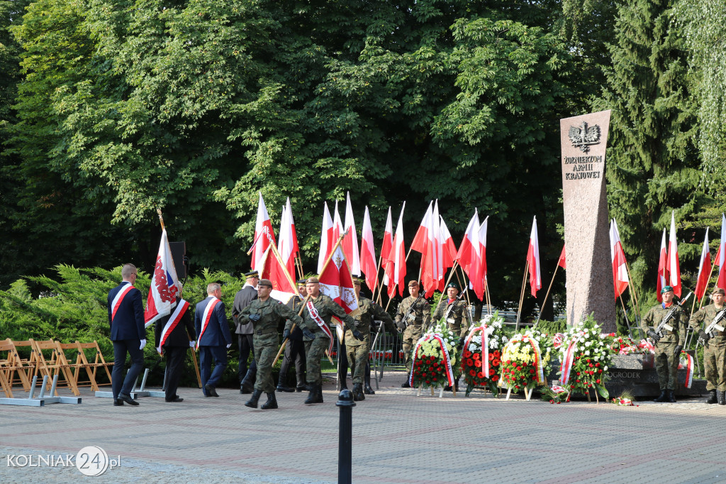 Żołnierze 1 PBOT dziedziczą tradycje oddziałów bojowych