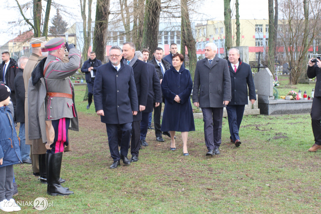 Prezydent składa kwiaty pod pomnikami w Kolnie
