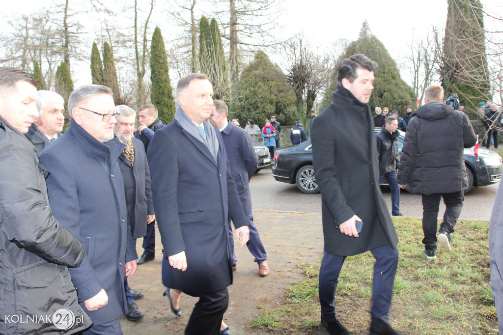Prezydent składa kwiaty pod pomnikami w Kolnie
