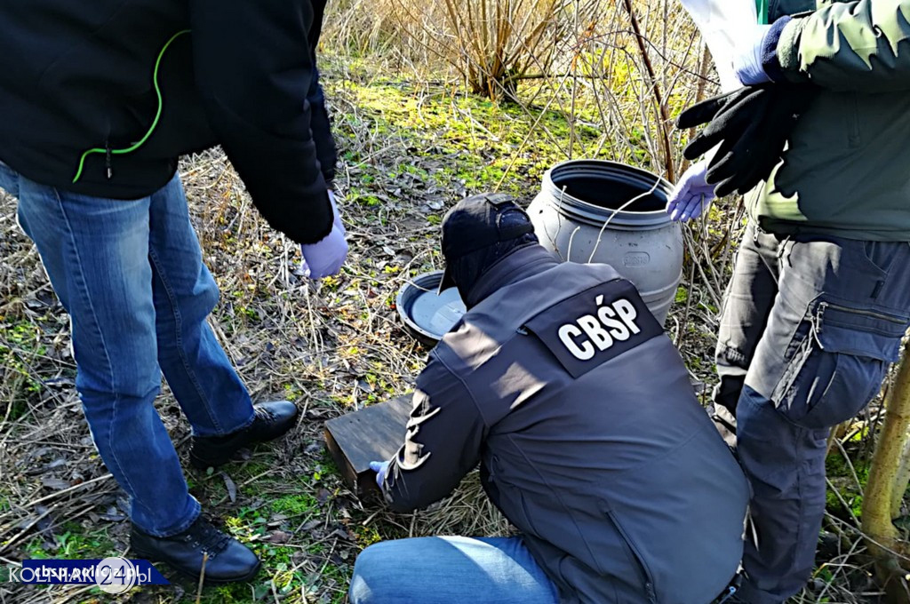 KAS i CBŚP zatrzymały 4 osoby podejrzane o udział w grupie przestępczej