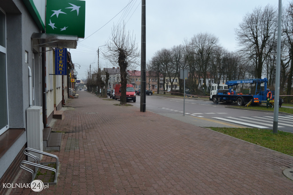 Plac Wolności w Kolnie: trwa wycinka drzew