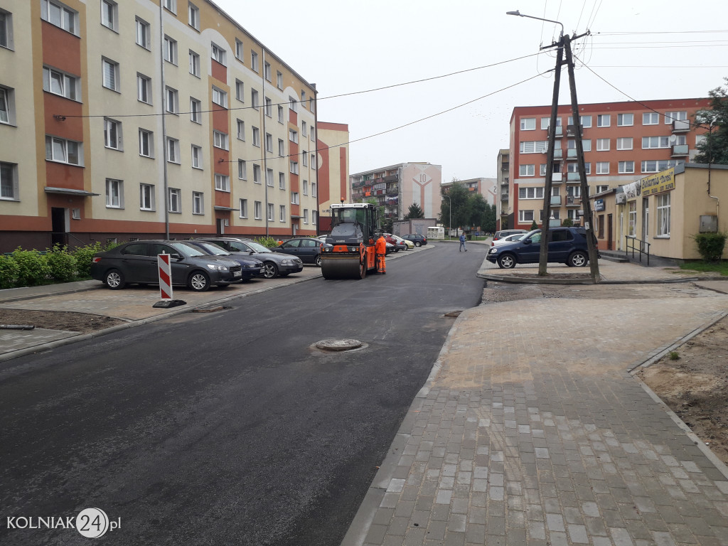 Ulica Sikorskiego z asfaltem
