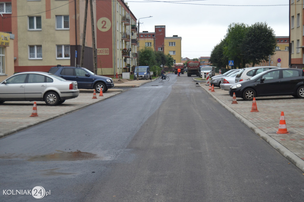 Ulica Sikorskiego z asfaltem