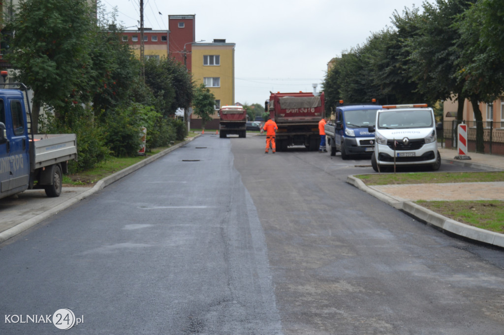 Ulica Sikorskiego z asfaltem