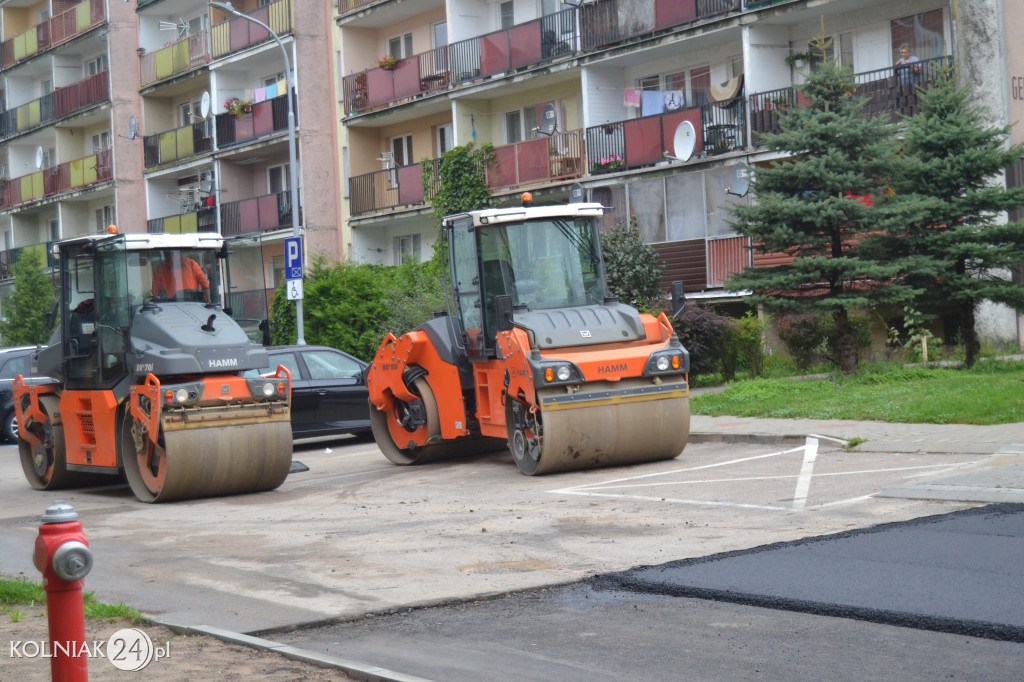 Ulica Sikorskiego z asfaltem