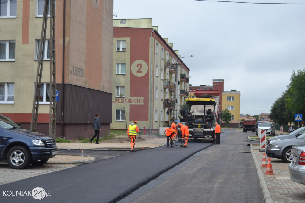 Ulica Sikorskiego z asfaltem