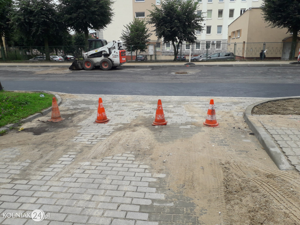 Ulica Sikorskiego z asfaltem