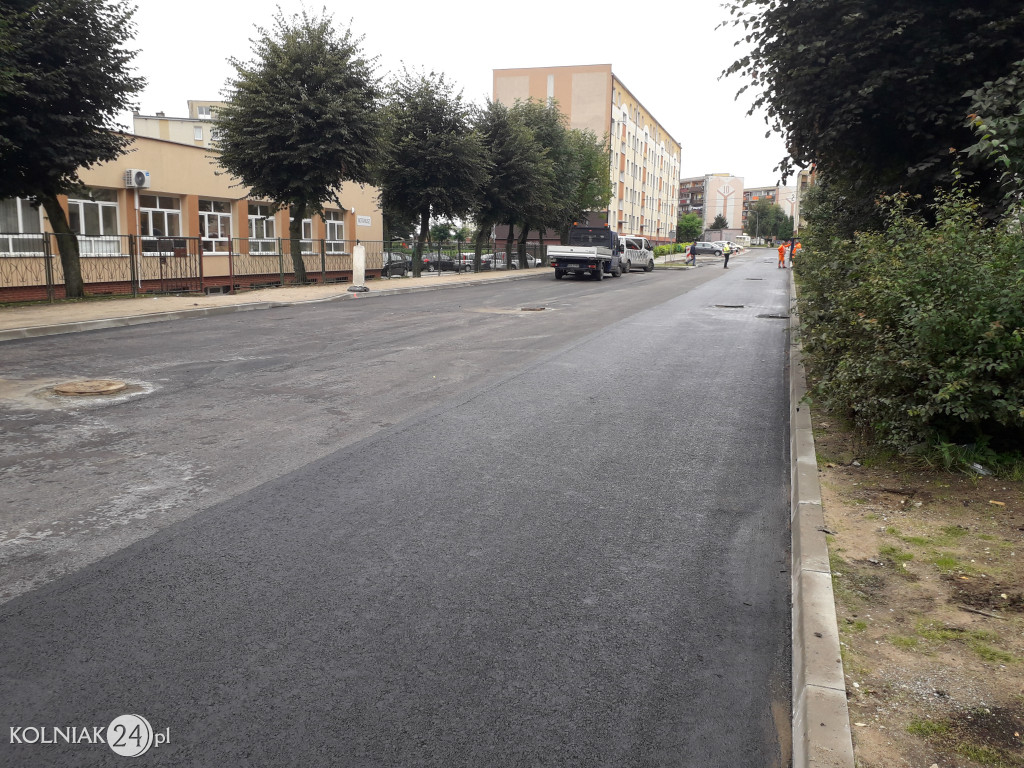 Ulica Sikorskiego z asfaltem