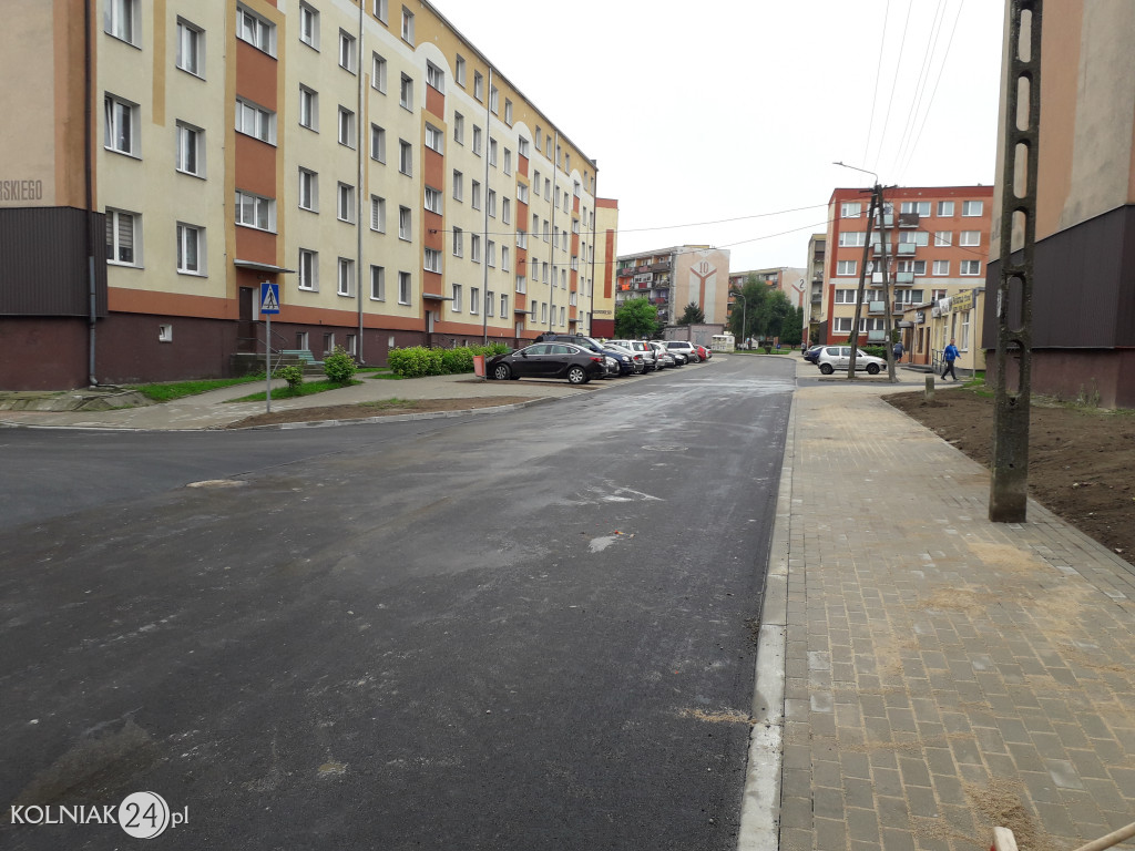 Ulica Sikorskiego z asfaltem