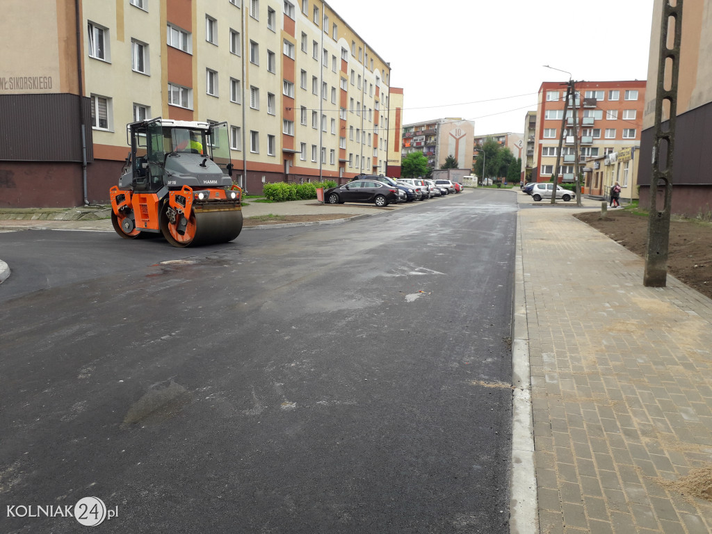 Ulica Sikorskiego z asfaltem