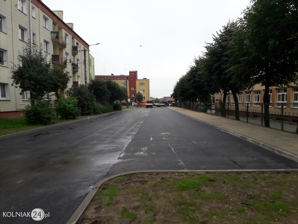 Ulica Sikorskiego z asfaltem