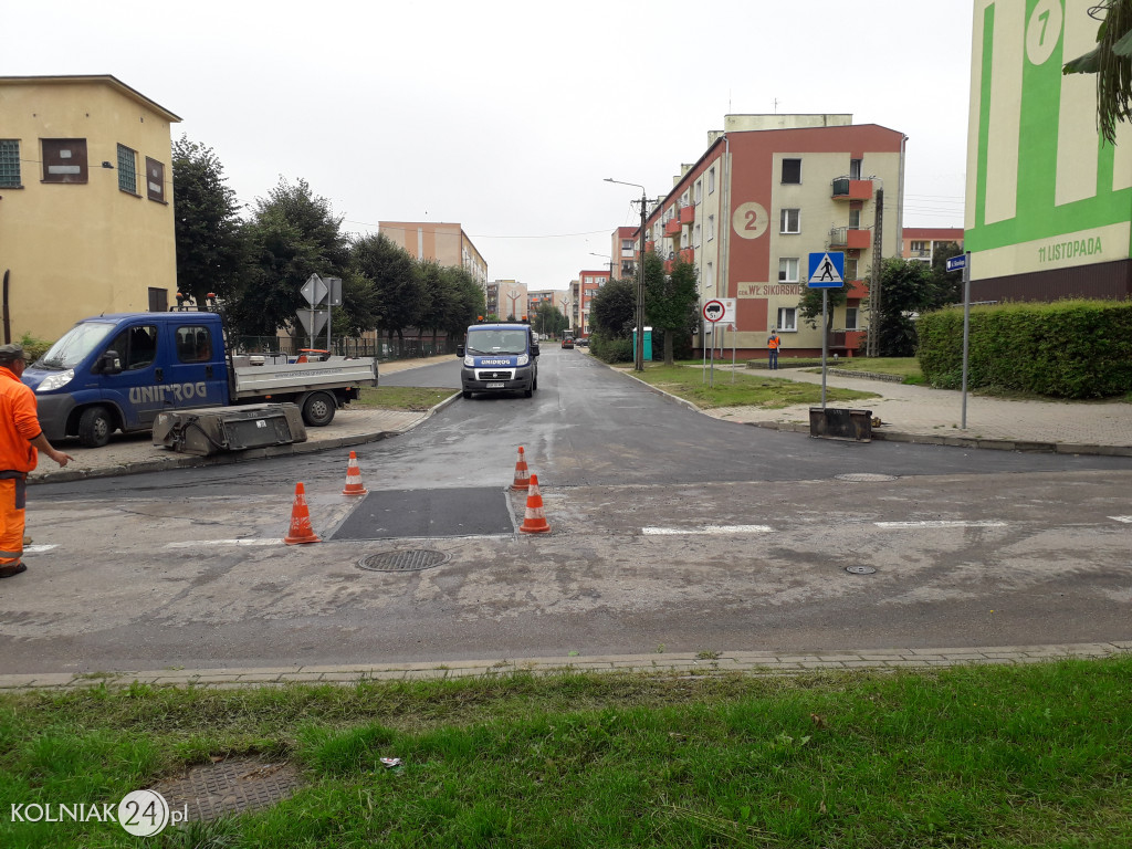 Ulica Sikorskiego z asfaltem