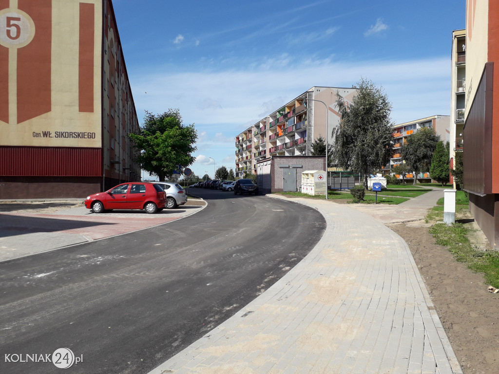 Ulica Sikorskiego z asfaltem