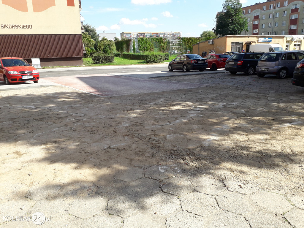 Ulica Sikorskiego z asfaltem