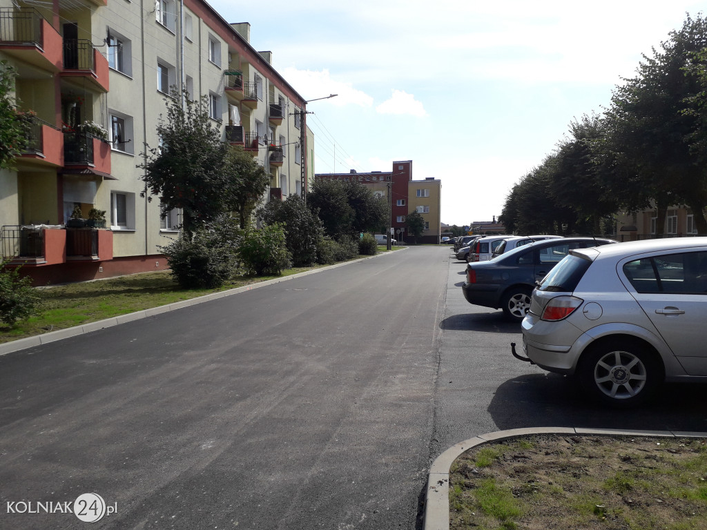 Ulica Sikorskiego z asfaltem