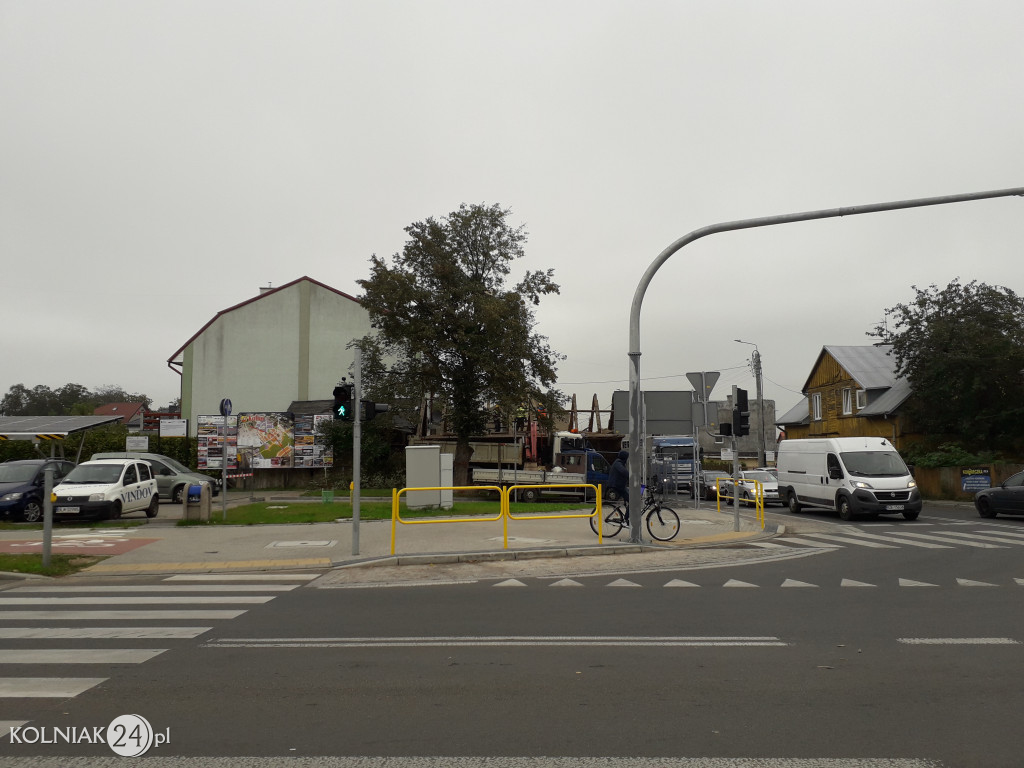 Rozbiórka drewnianego budynku w Kolnie