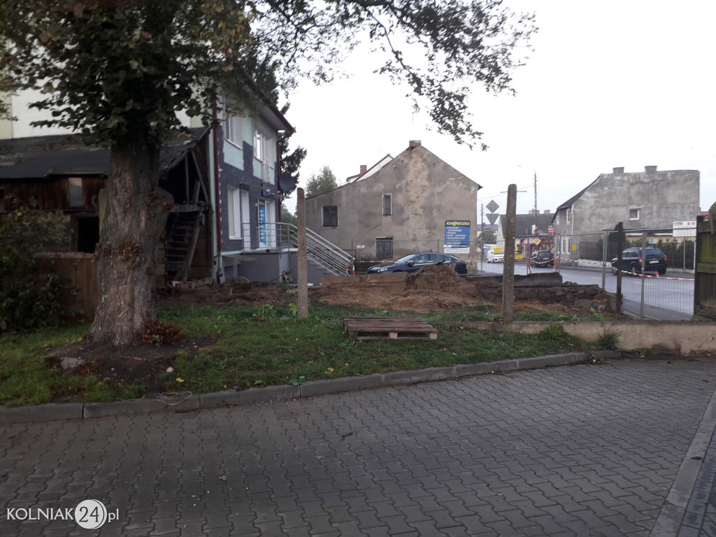 Rozbiórka drewnianego budynku w Kolnie