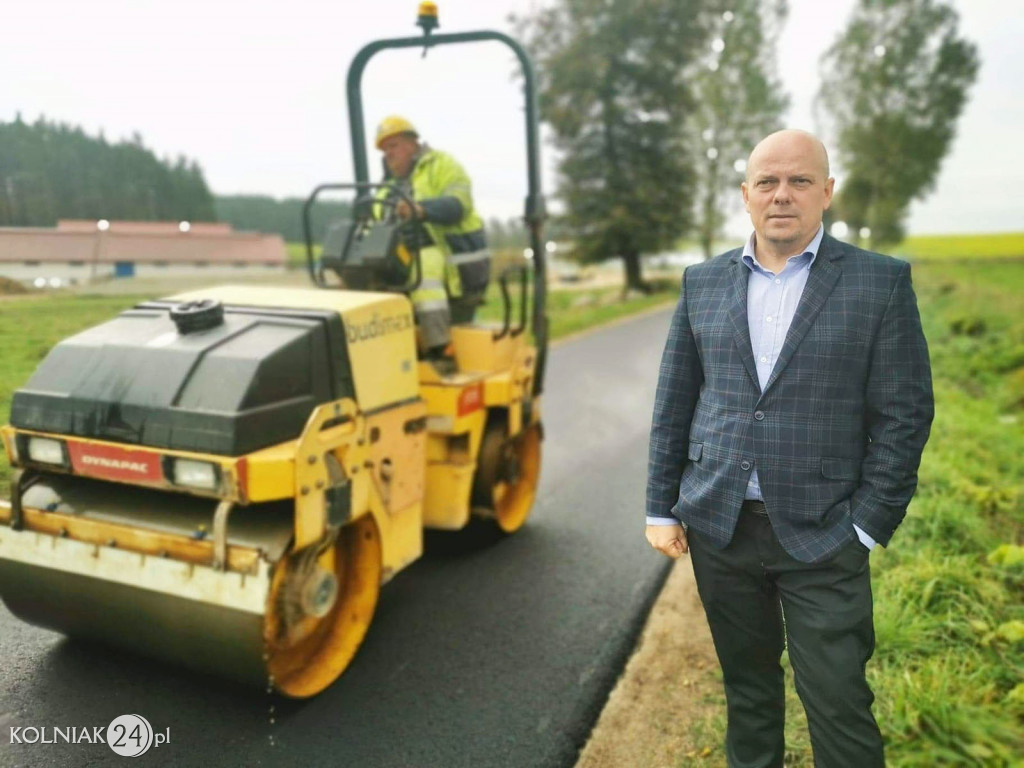 Położono nową nawierzchnię asfaltową na drodze powiatowej