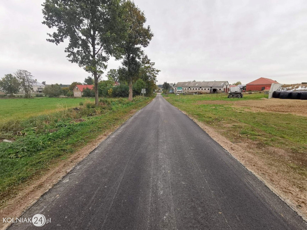 Położono nową nawierzchnię asfaltową na drodze powiatowej