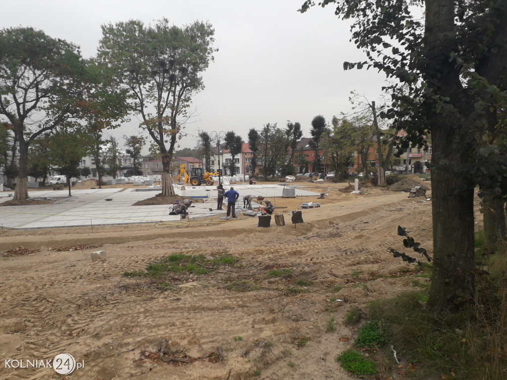 Kolno: Plac Wolności w październiku