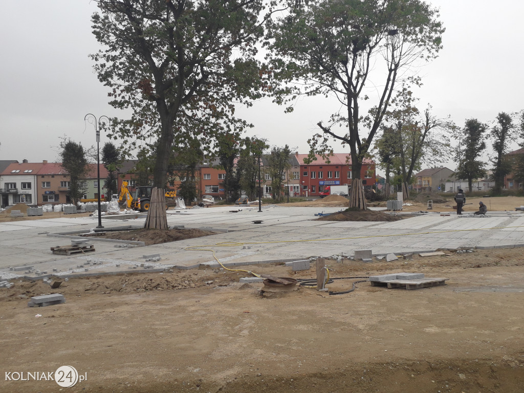 Kolno: Plac Wolności w październiku